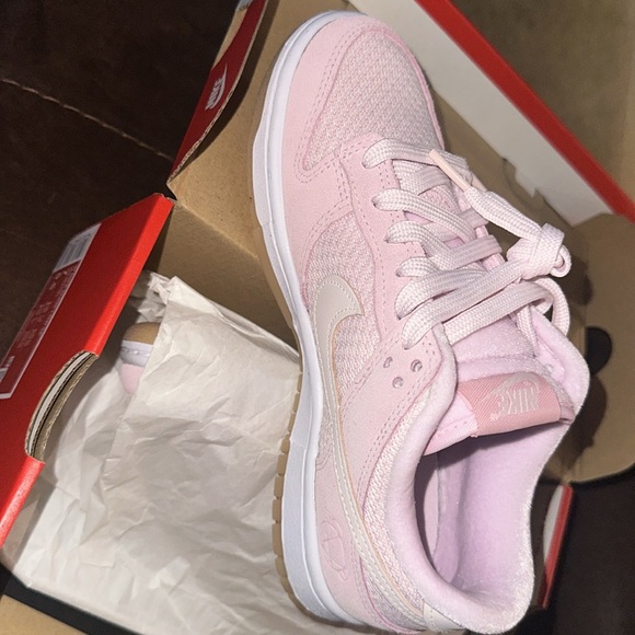 Nike ( Dunk Low ) 
Teddy Bear - Light Soft Pink - Picture 2 of 8